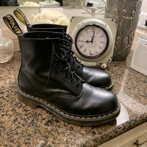 DR. MARTENS 1460 SMOOTH LEATHER LACE UP BOOTS